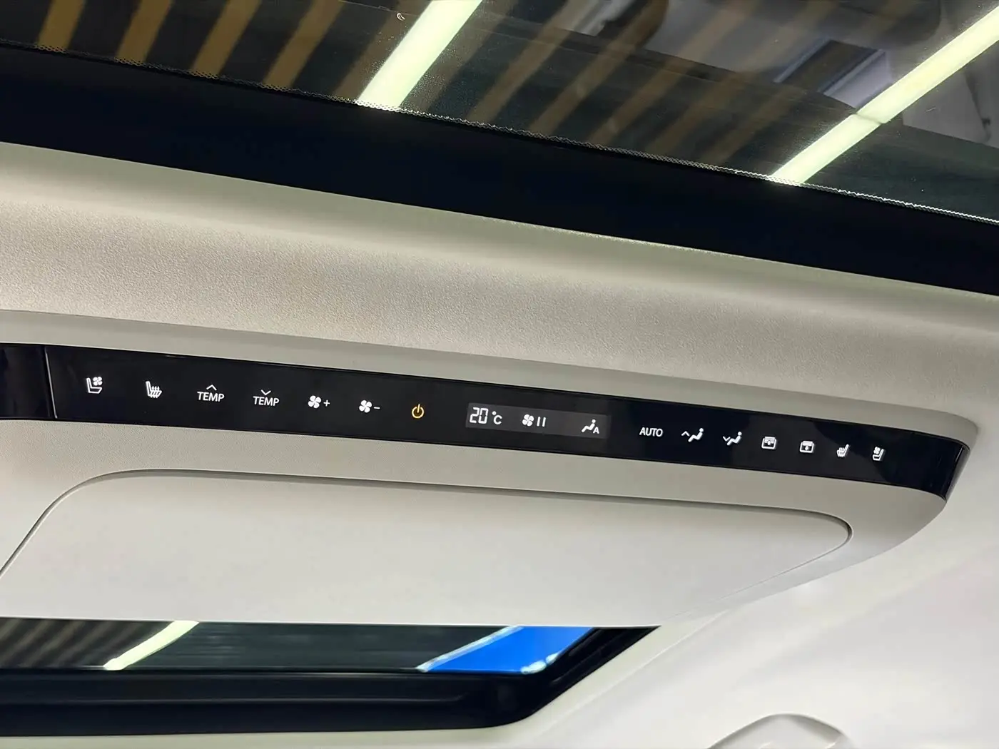 Buick GL8 New Energy 2024 — Photo 16/20