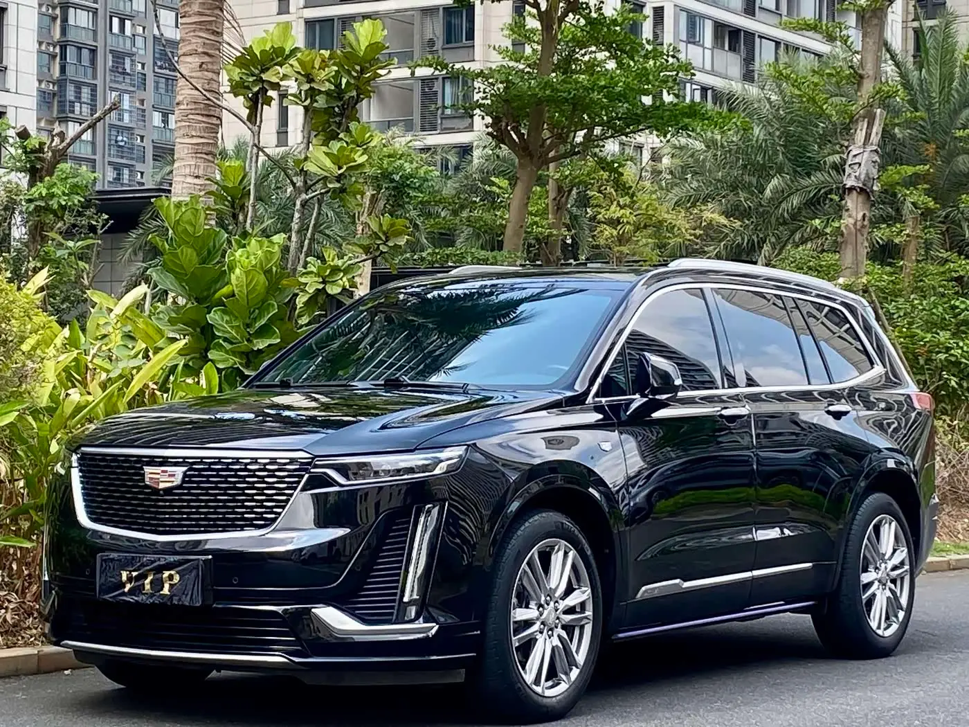 Cadillac XT6 2023 — Photo 1/18