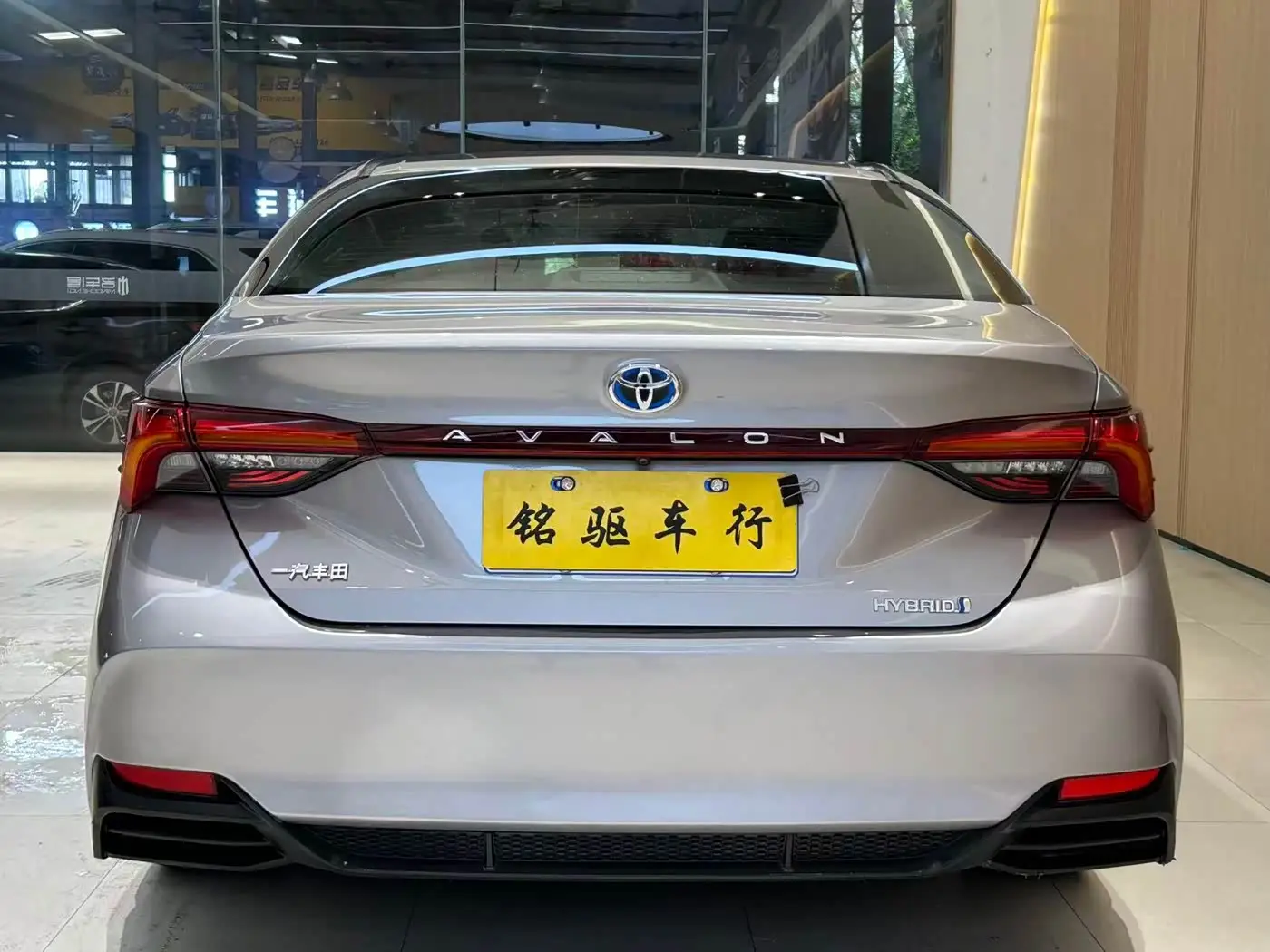 Toyota Avalon 2019 — Фото 5/18