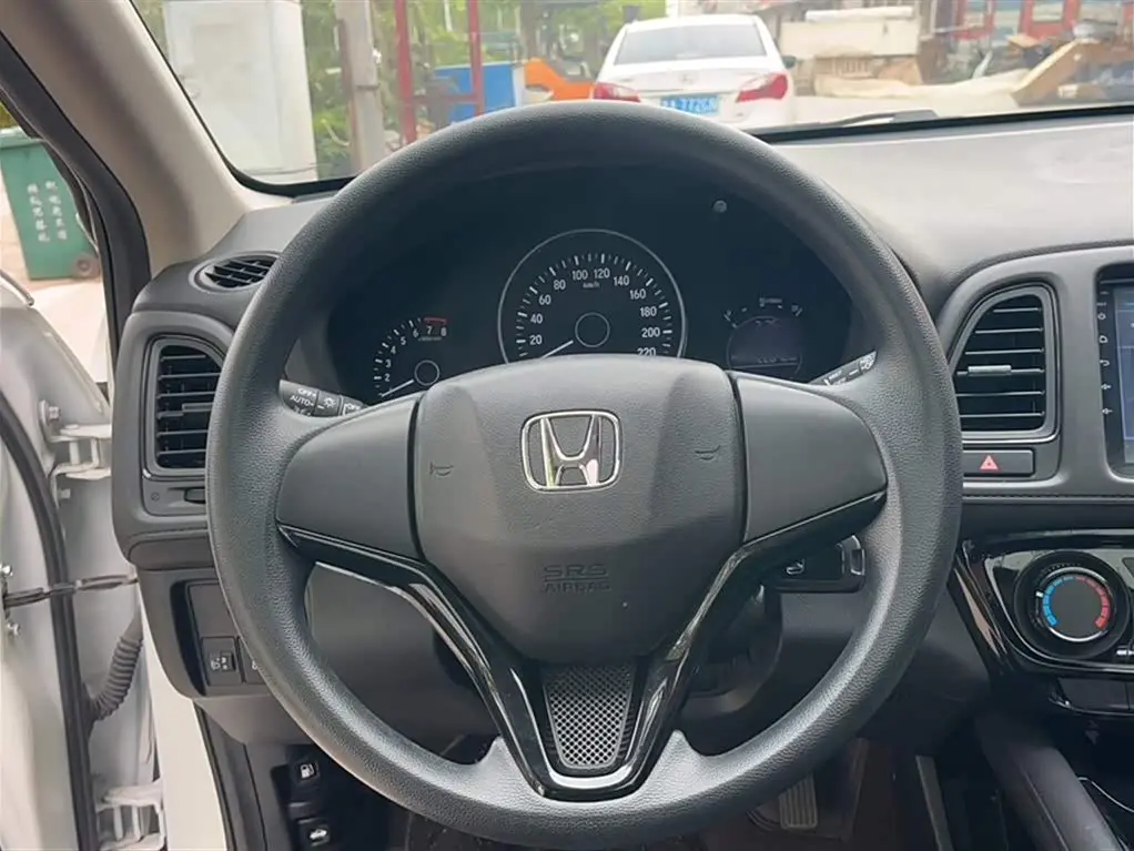 Honda Vezel 2021 — ფოტო 4/16