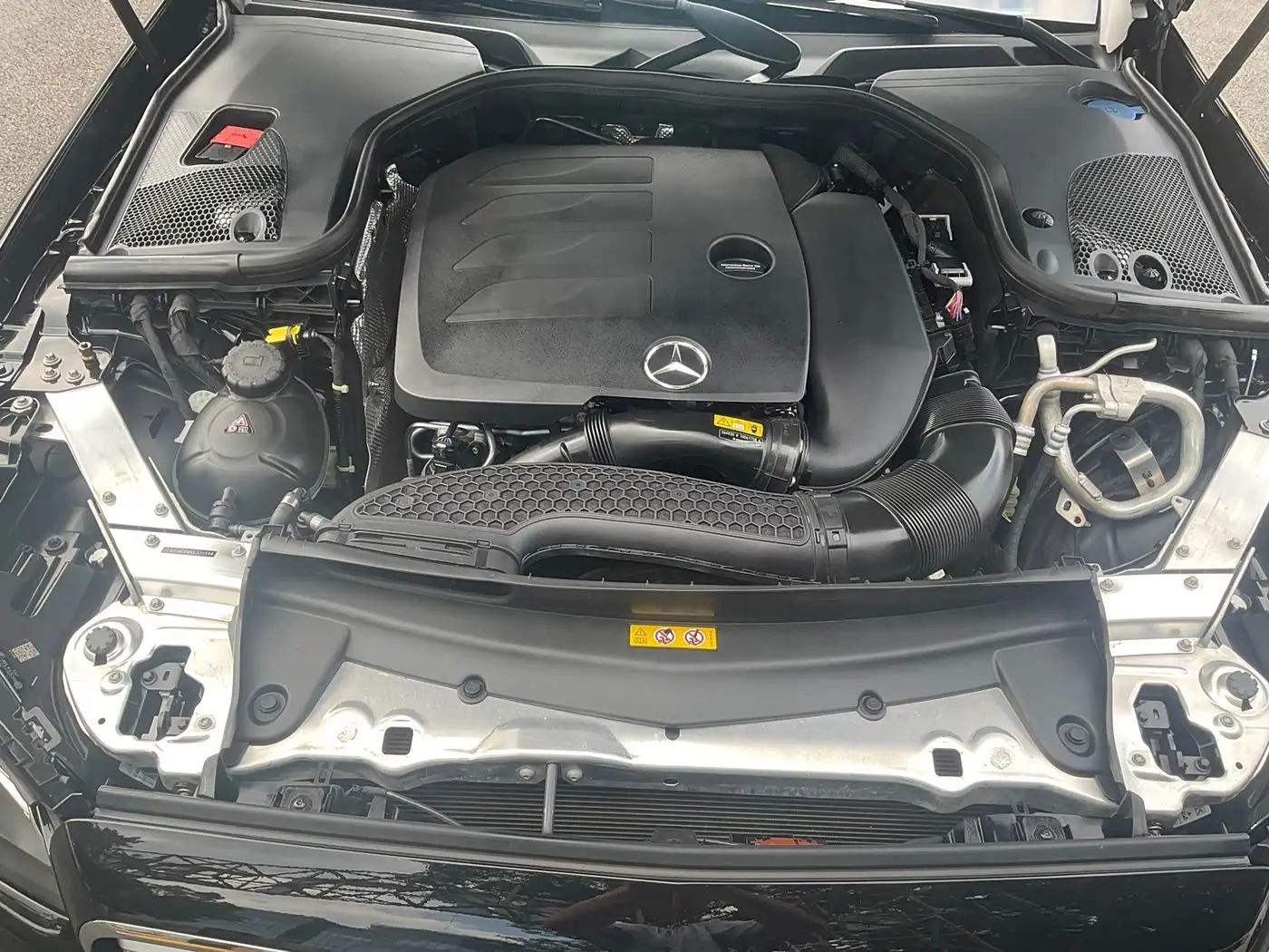 Mercedes-Benz E-Class 2019 — Photo 19/19