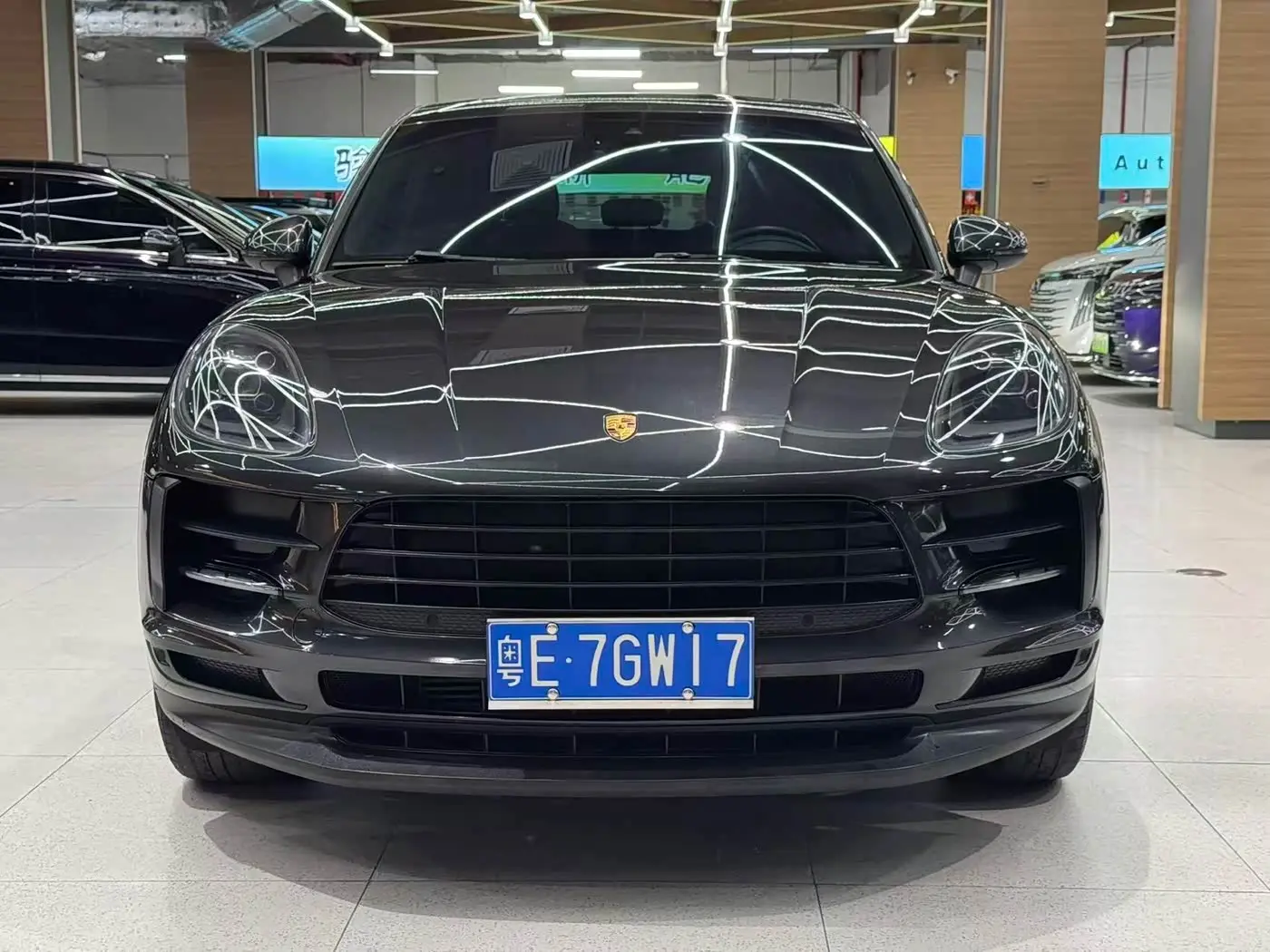 Porsche Macan 2019 — Фото 1/11