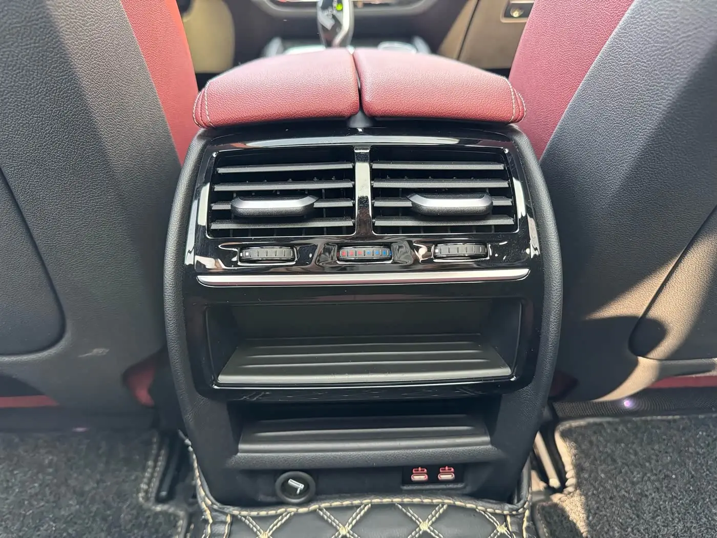 BMW 5 Series 2023 — Photo 12/16
