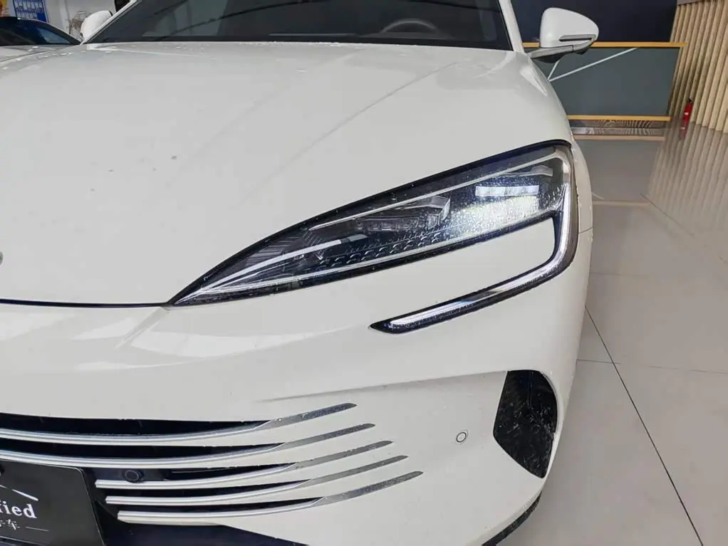BYD Seal 07 DM-i 2025 — ფოტო 9/15