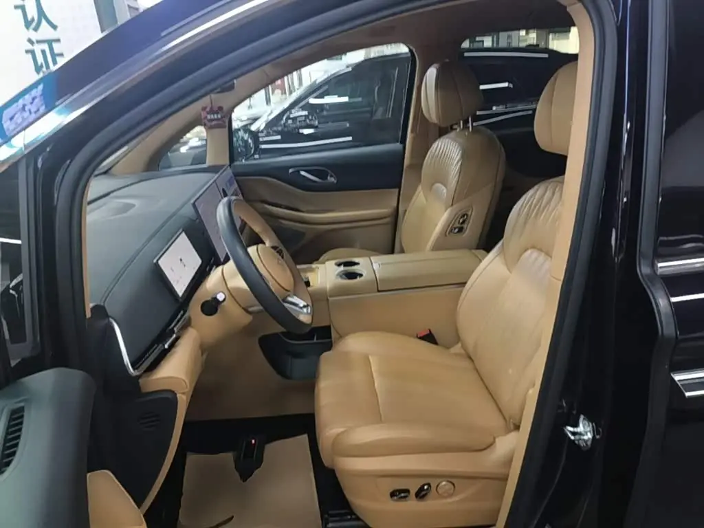 Voyah Auto Voyah Dreamer 2024 — Photo 15/20