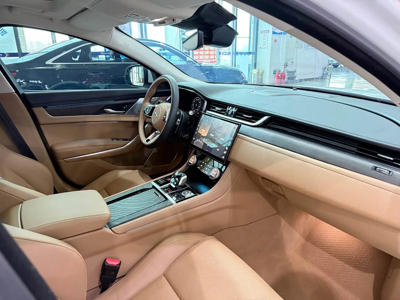 Jaguar XFL 2025 — Фото 11/17
