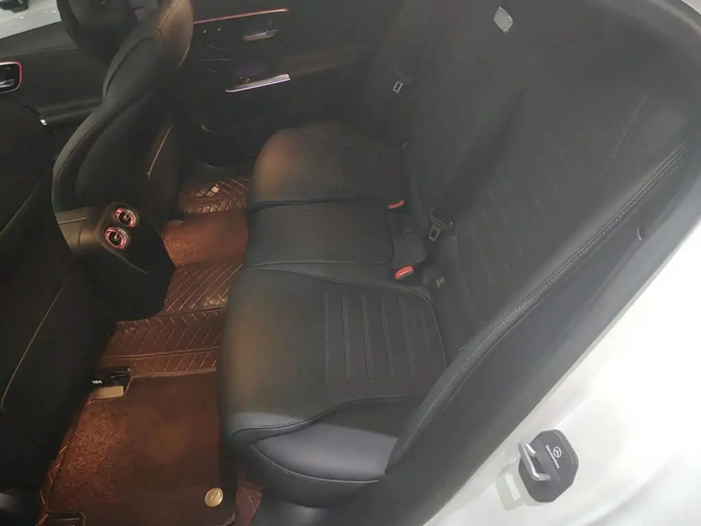 Mercedes-Benz C-Class 2024 — Şəkil 13/18