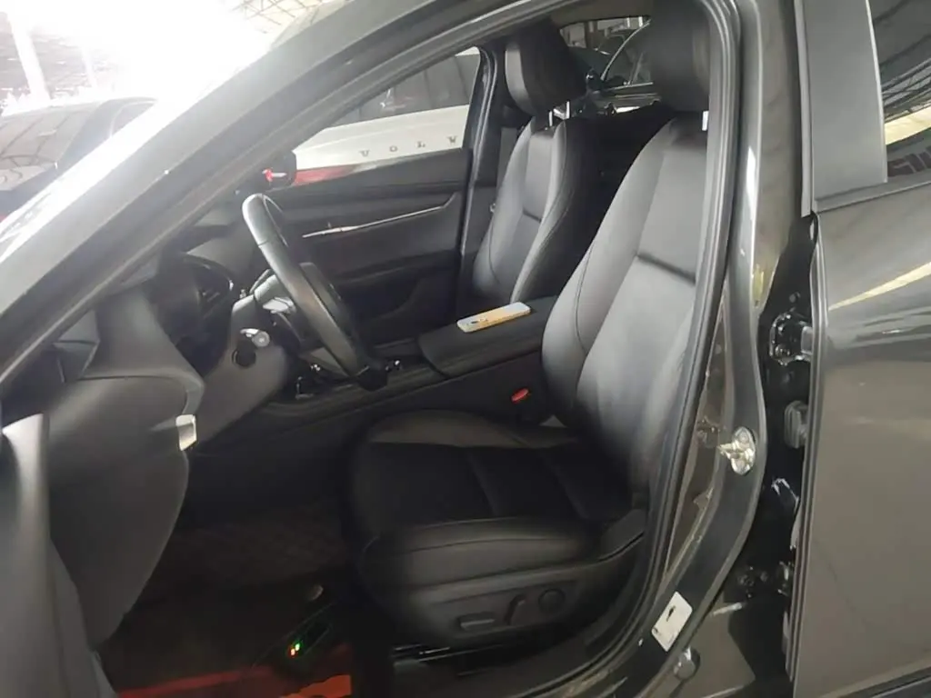 Mazda Mazda3 Axela 2024 — Photo 15/20