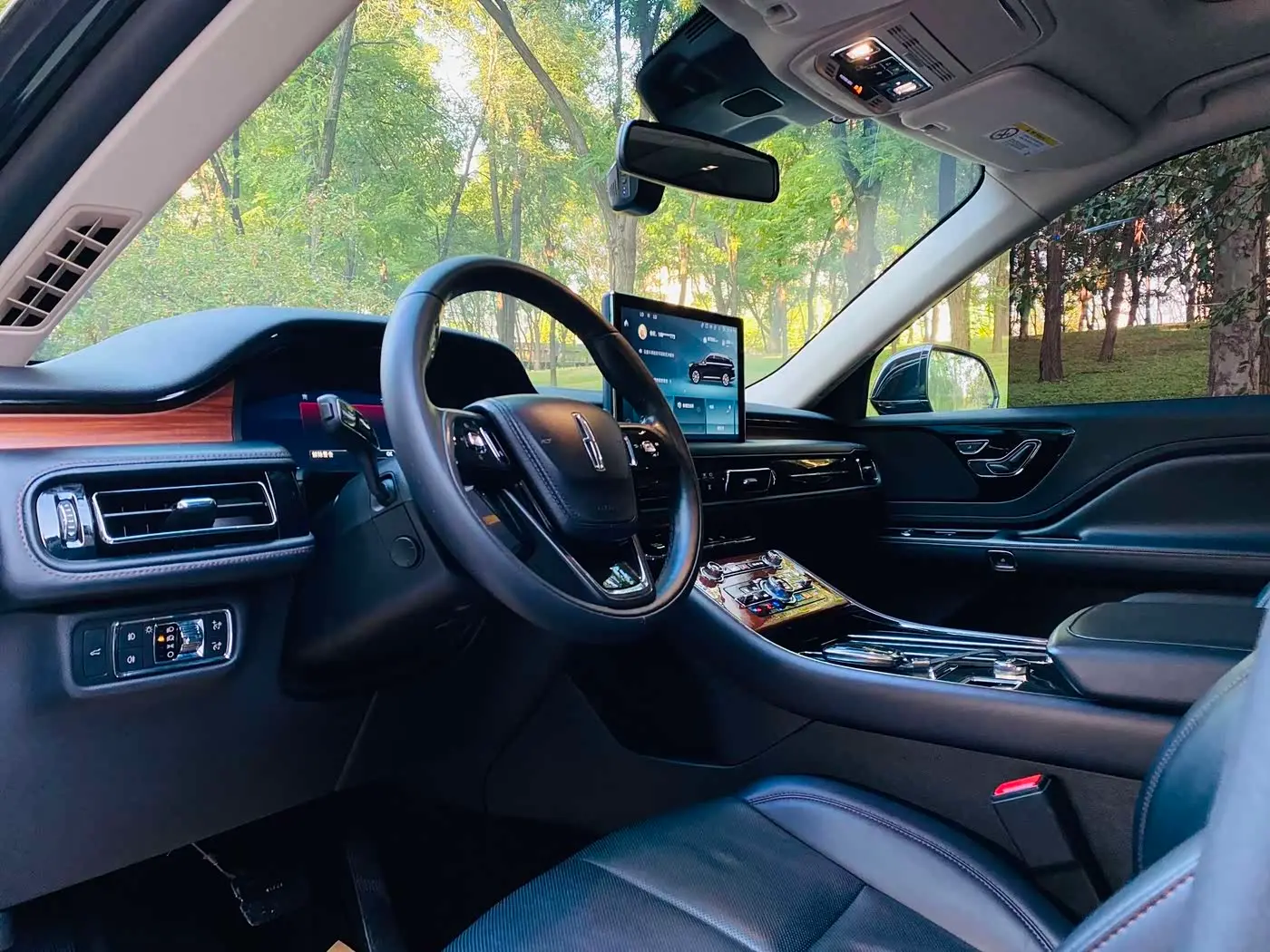 Lincoln Aviator 2021 — Photo 10/18