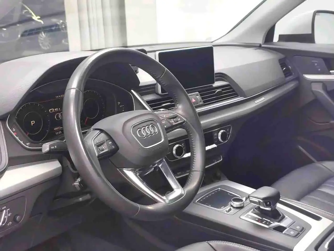Audi Q5L 2020 — Фото 4/9