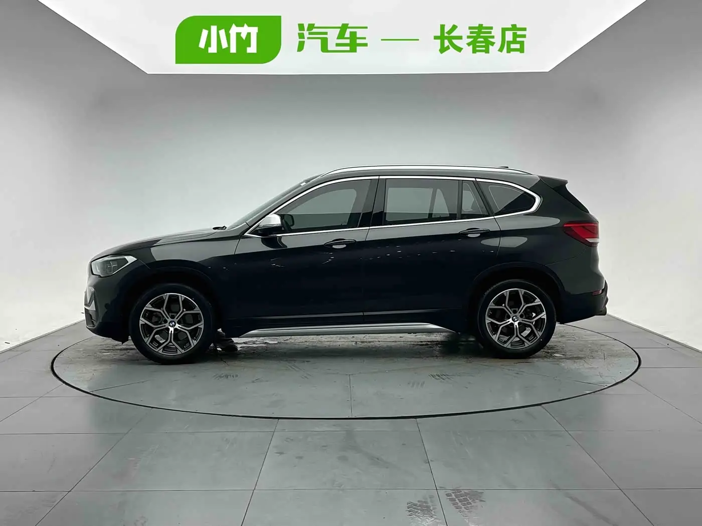 BMW X1 2022 — Фото 3/18