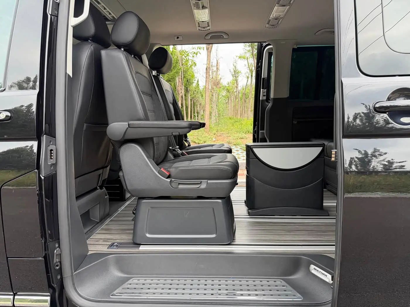 Volkswagen Multivan 2017 — Фото 19/20