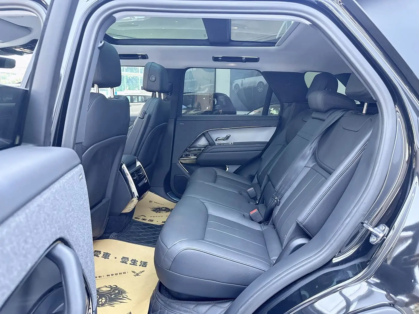 Land Rover Range Rover Sport 2024 — Photo 17/20