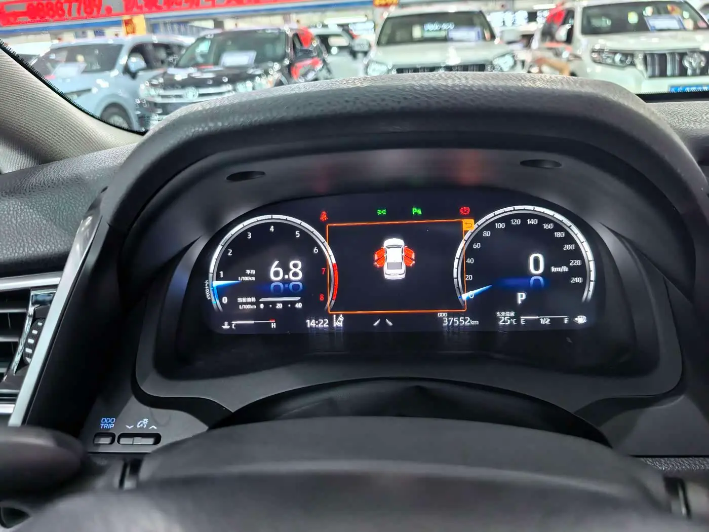 Toyota Camry 2022 — Photo 8/20