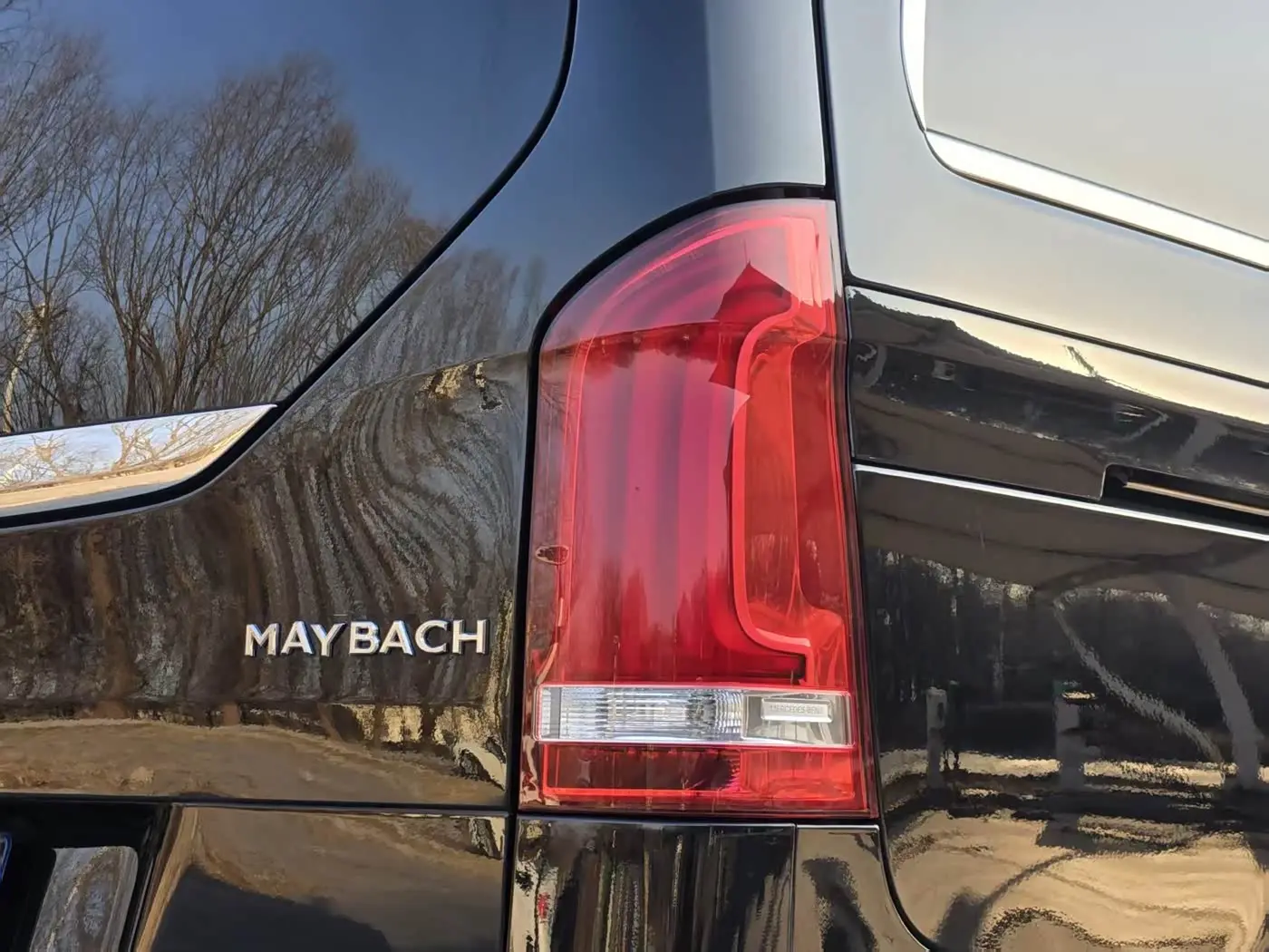 Mercedes-Benz V-Class 2021 — Photo 19/19