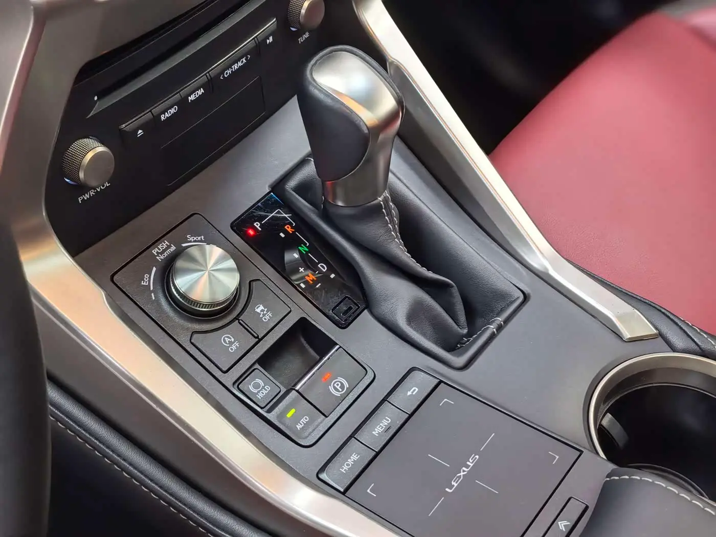 Lexus NX 2019 — Şəkil 17/20