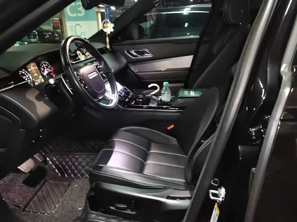 Land Rover Range Rover Velar 2018 — Photo 16/20