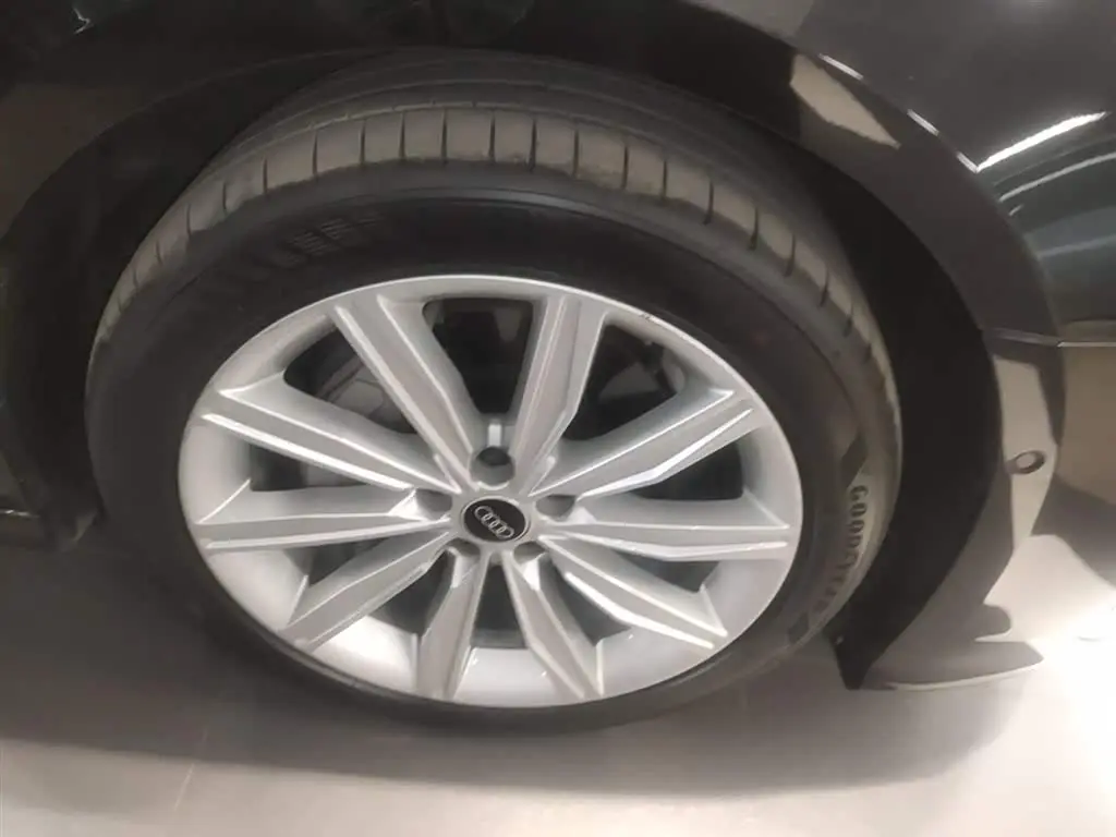 Audi A6L 2023 — Photo 14/20