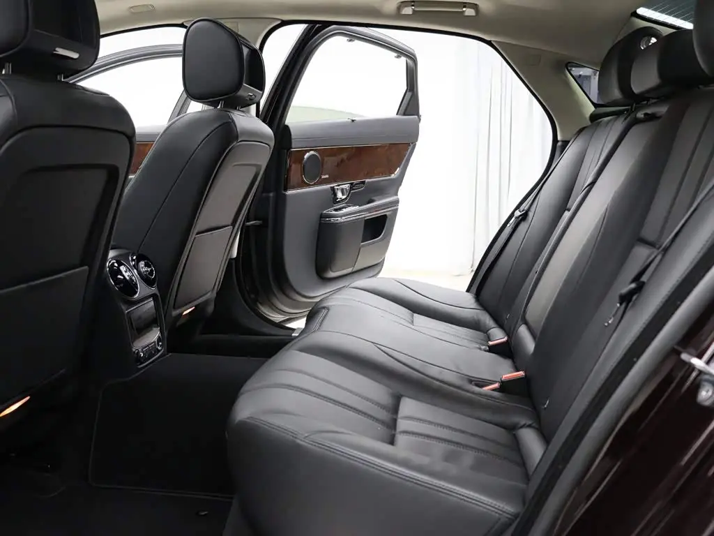 Jaguar XJ 2014 — Photo 7/20