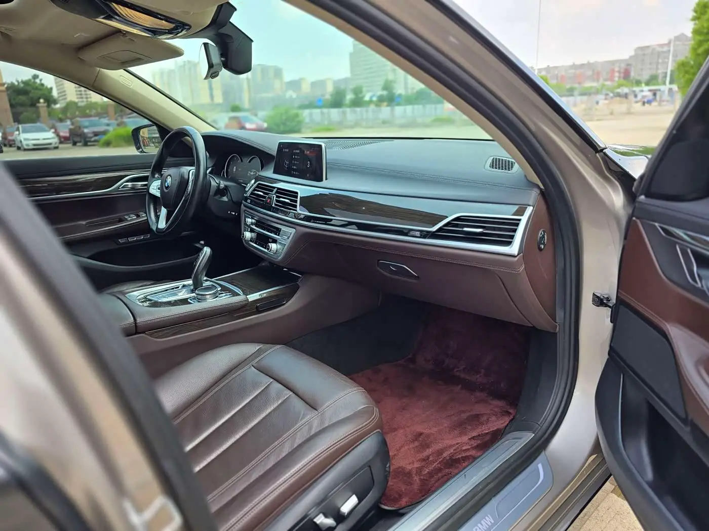 BMW 7 Series 2016 — Фото 8/20