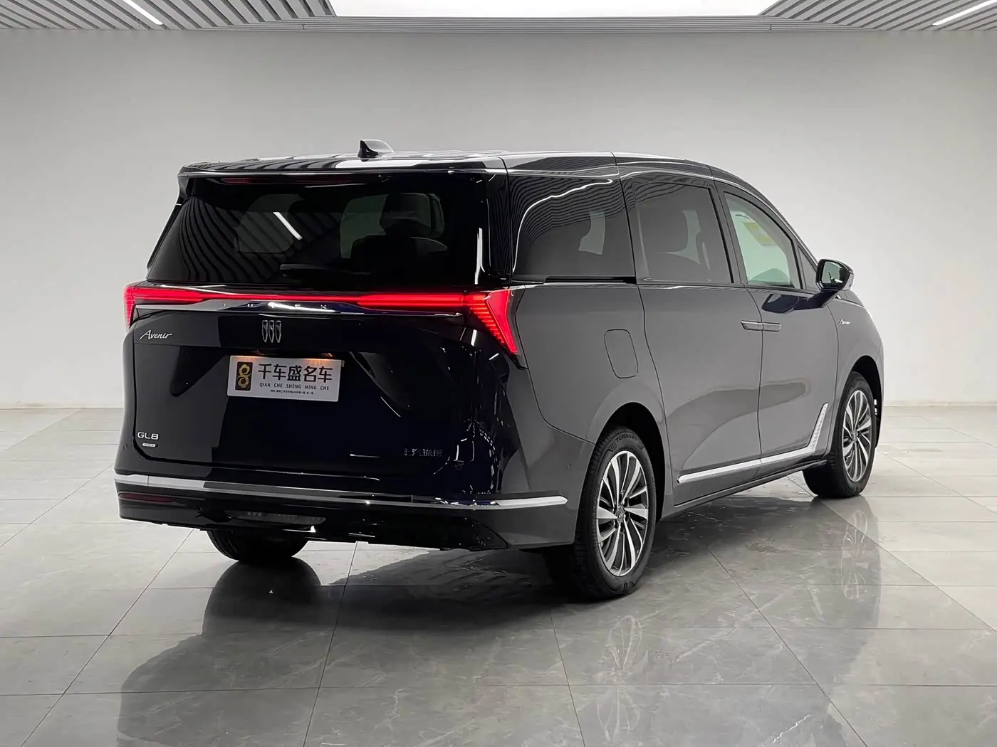 Buick GL8 New Energy 2025 — Фото 6/20