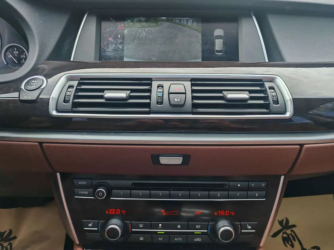 BMW 5 Series GT 2015 — Фото 14/19
