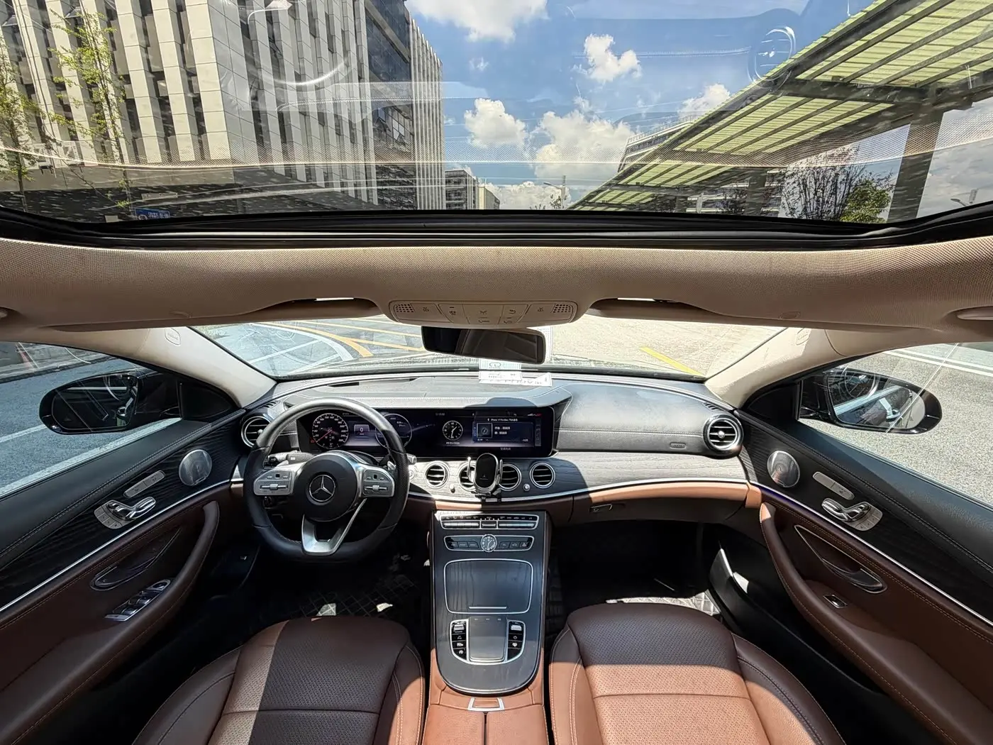 Mercedes-Benz E-Class 2020 — Photo 5/9