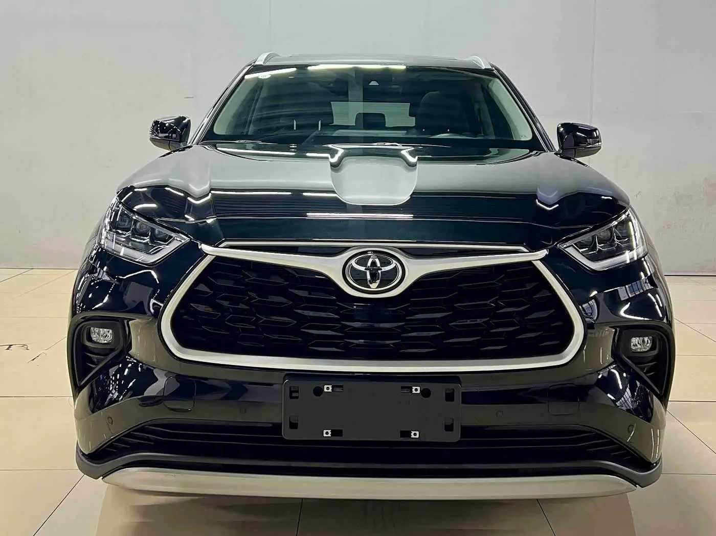 Toyota Highlander 2024 — Photo 2/18