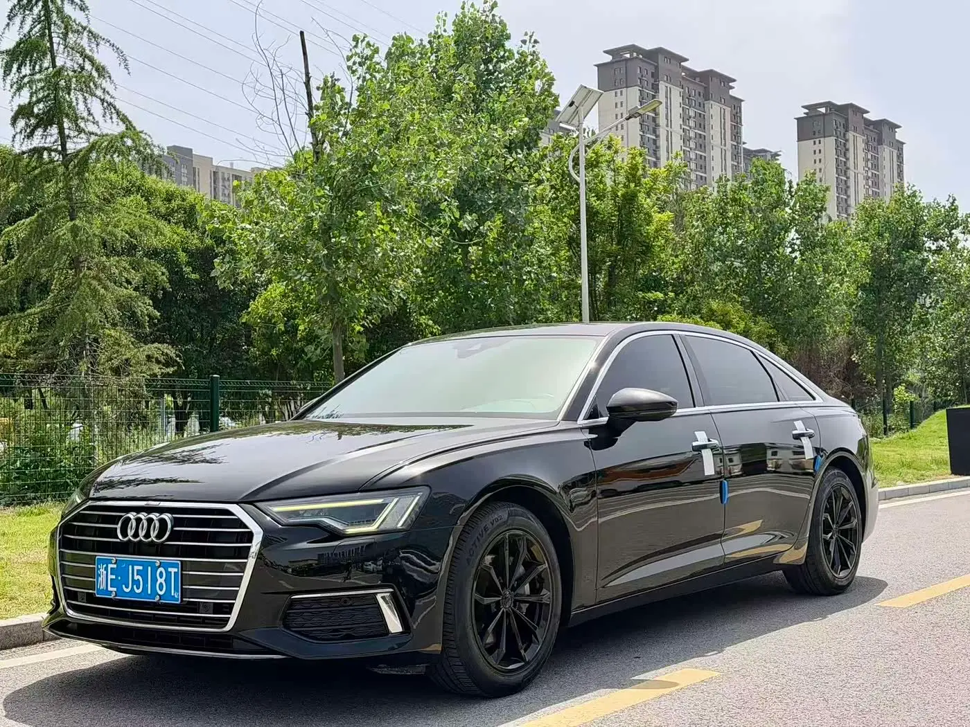 Audi A6L 2020 — Фото 1/13
