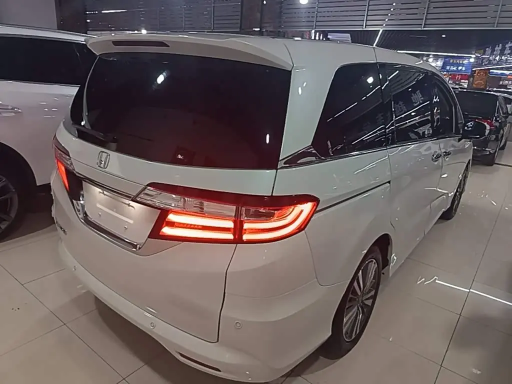 Honda Odyssey 2018 — Photo 7/20
