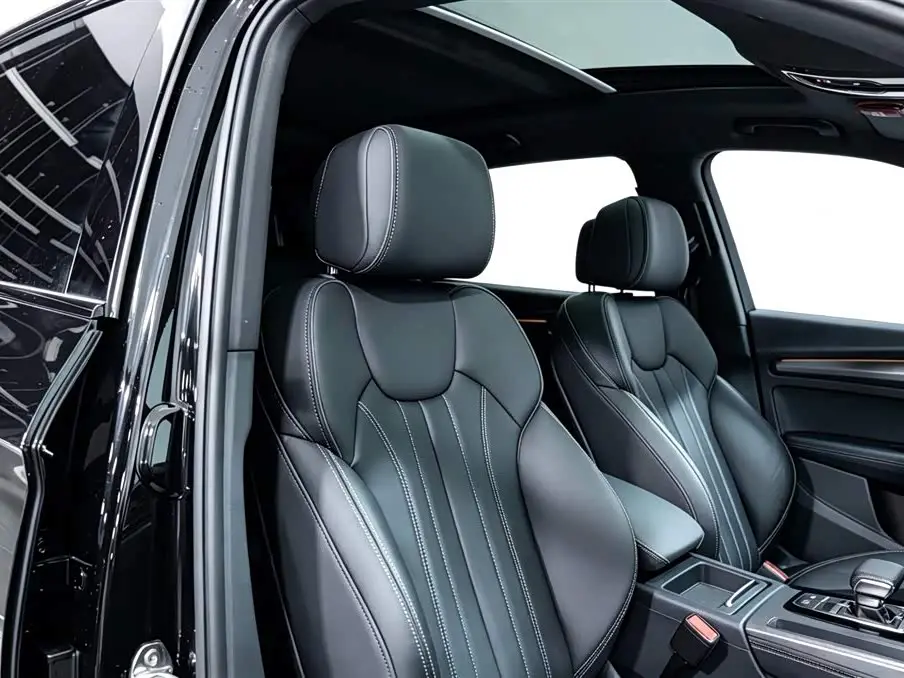 Audi Q5L 2024 — ფოტო 8/20