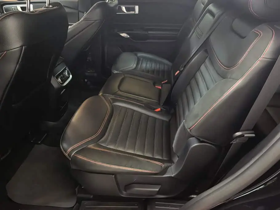 Ford Explorer 2024 — ფოტო 11/16