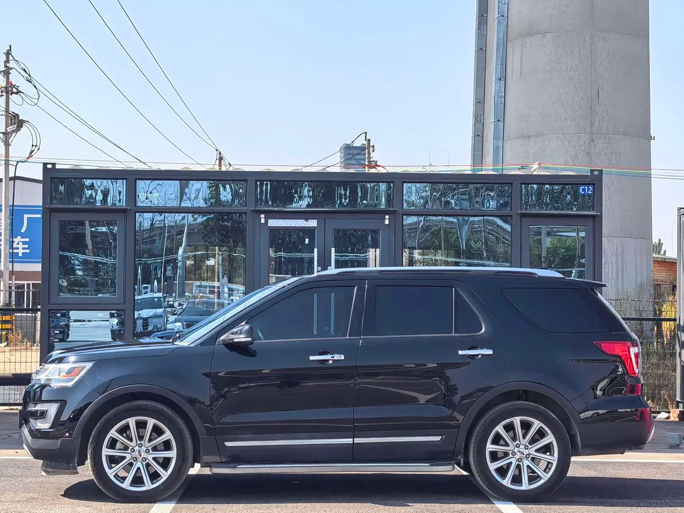Ford Explorer 2018 — Фото 4/9