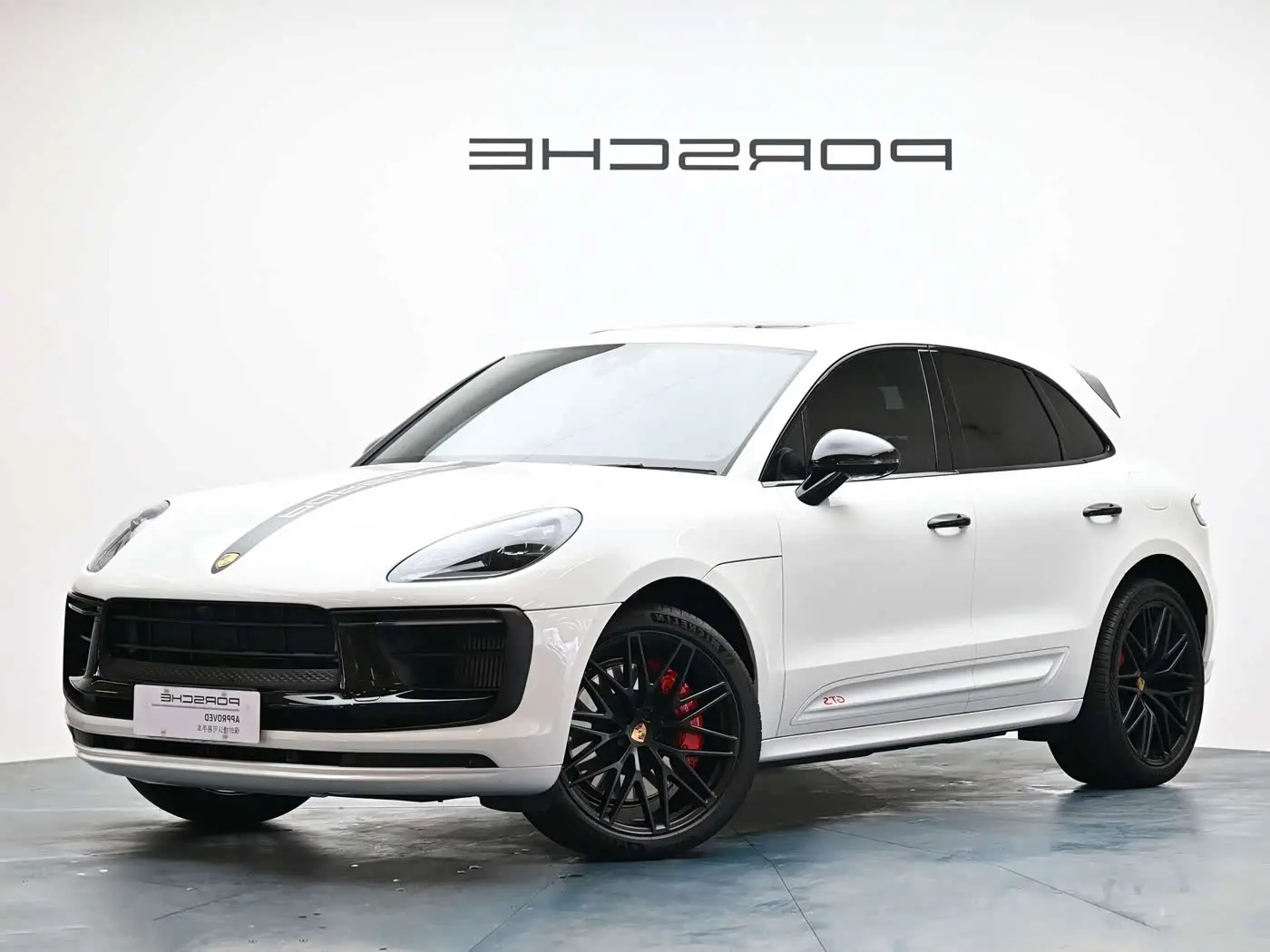 Porsche Macan 2023 — Фото 1/20