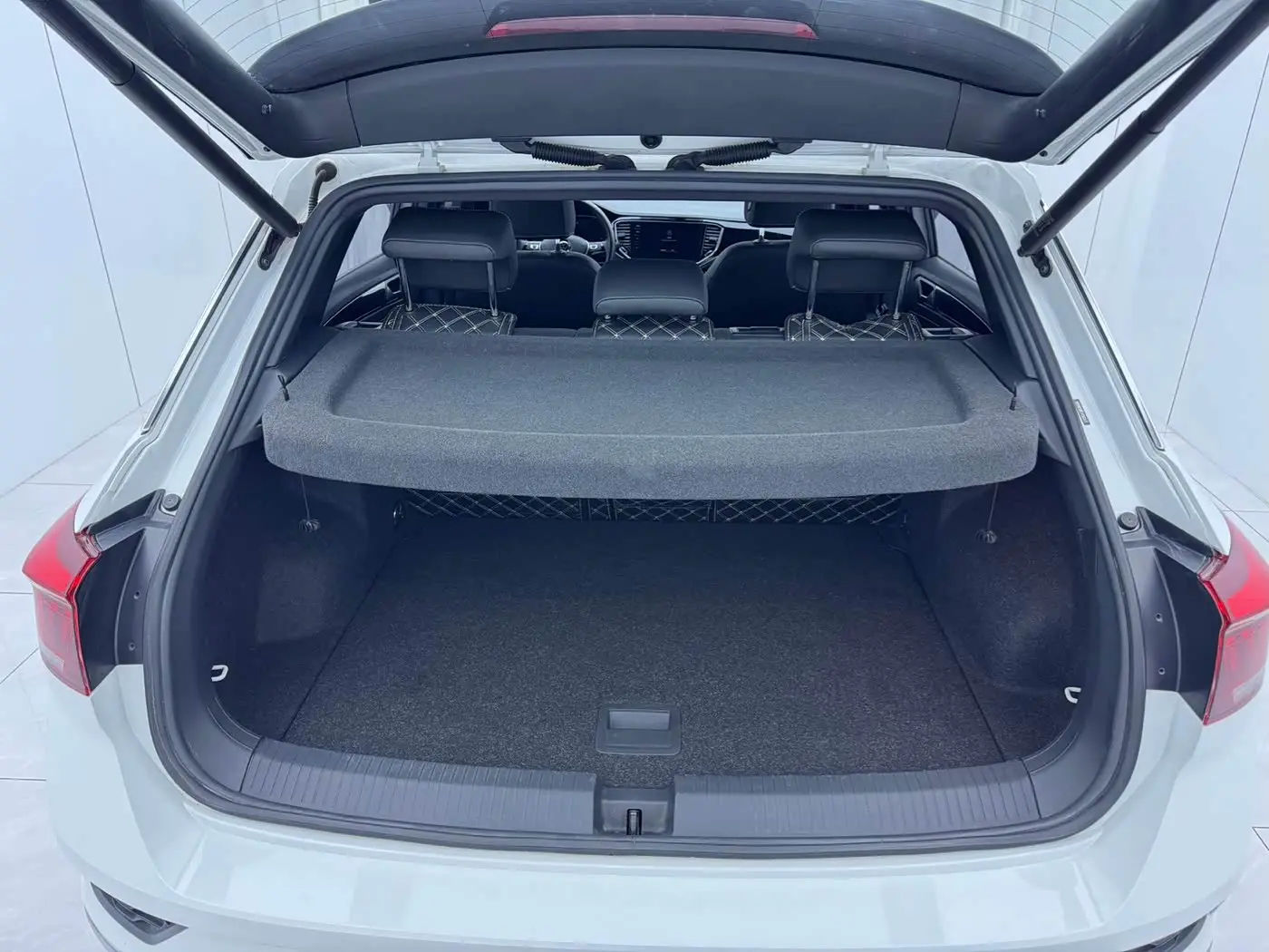 Volkswagen T-ROC 2021 — Photo 17/20