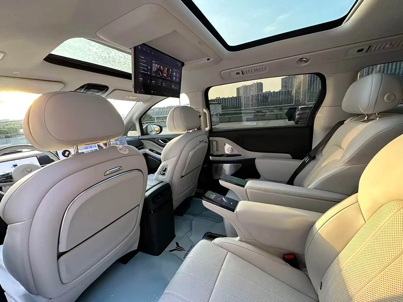 Voyah Auto Voyah Dreamer 2026 — Photo 10/14