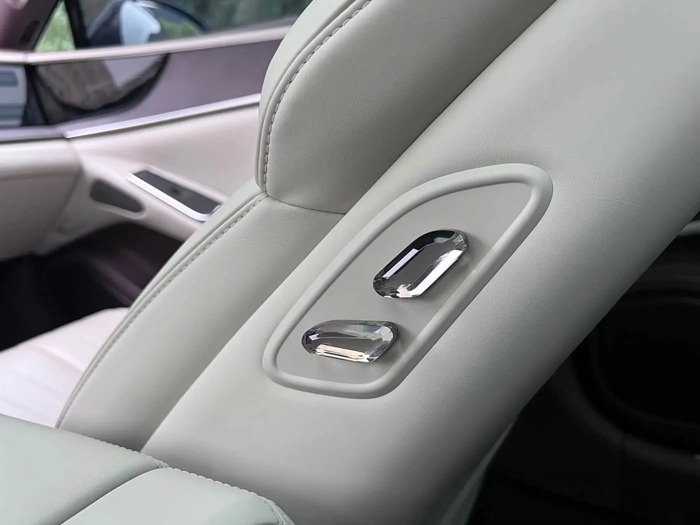Denza Z9GT 2025 — Photo 19/20
