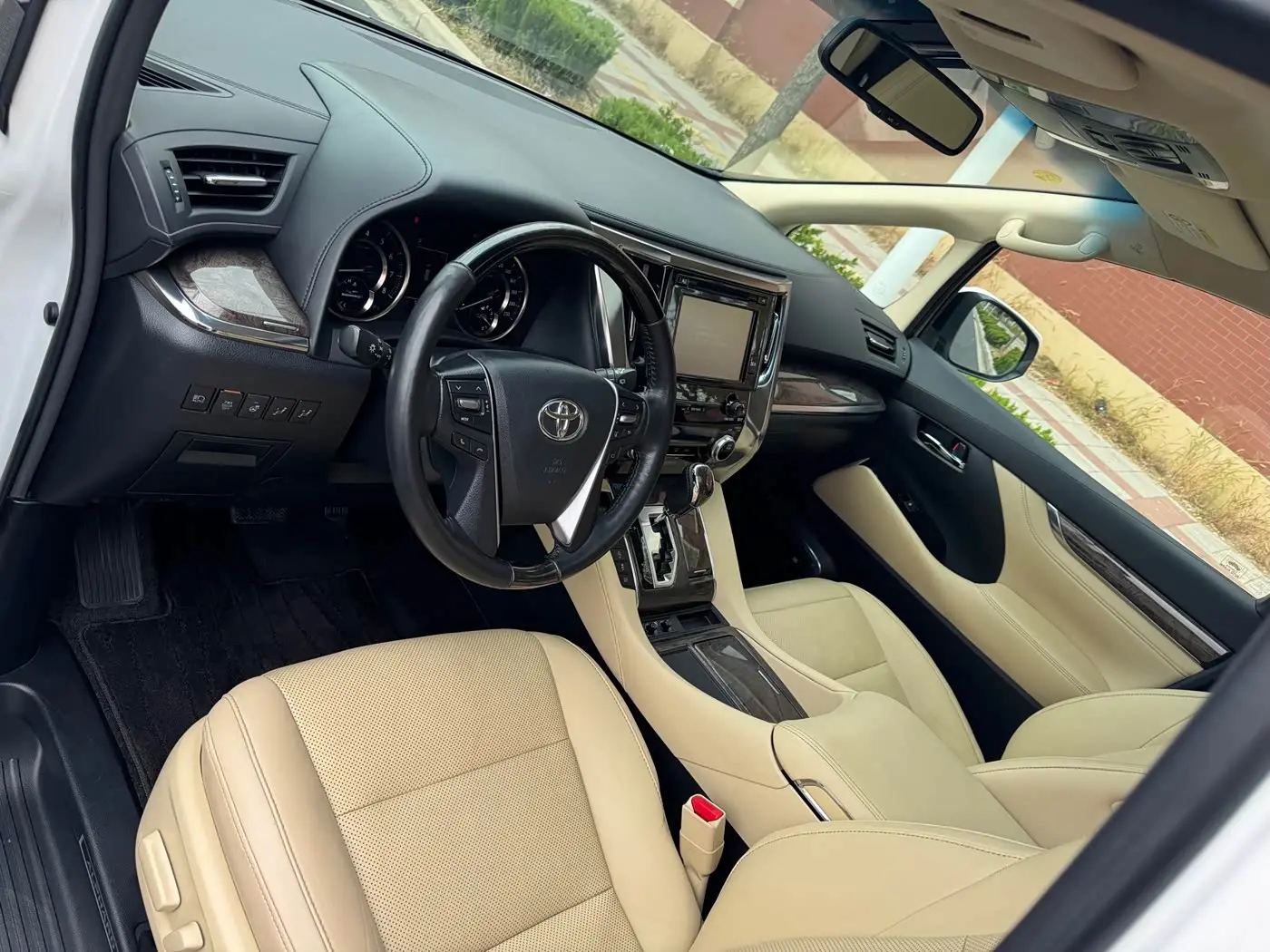 Toyota Alphard 2019 — Photo 4/20