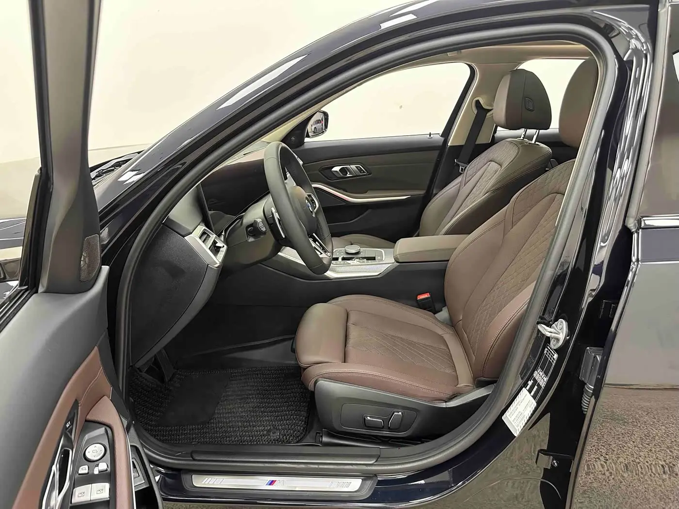 BMW 3 Series 2025 — Photo 6/20