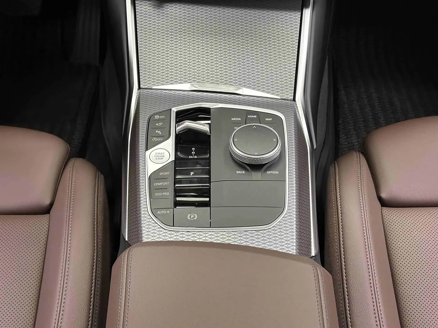 BMW 3 Series 2025 — Photo 15/20