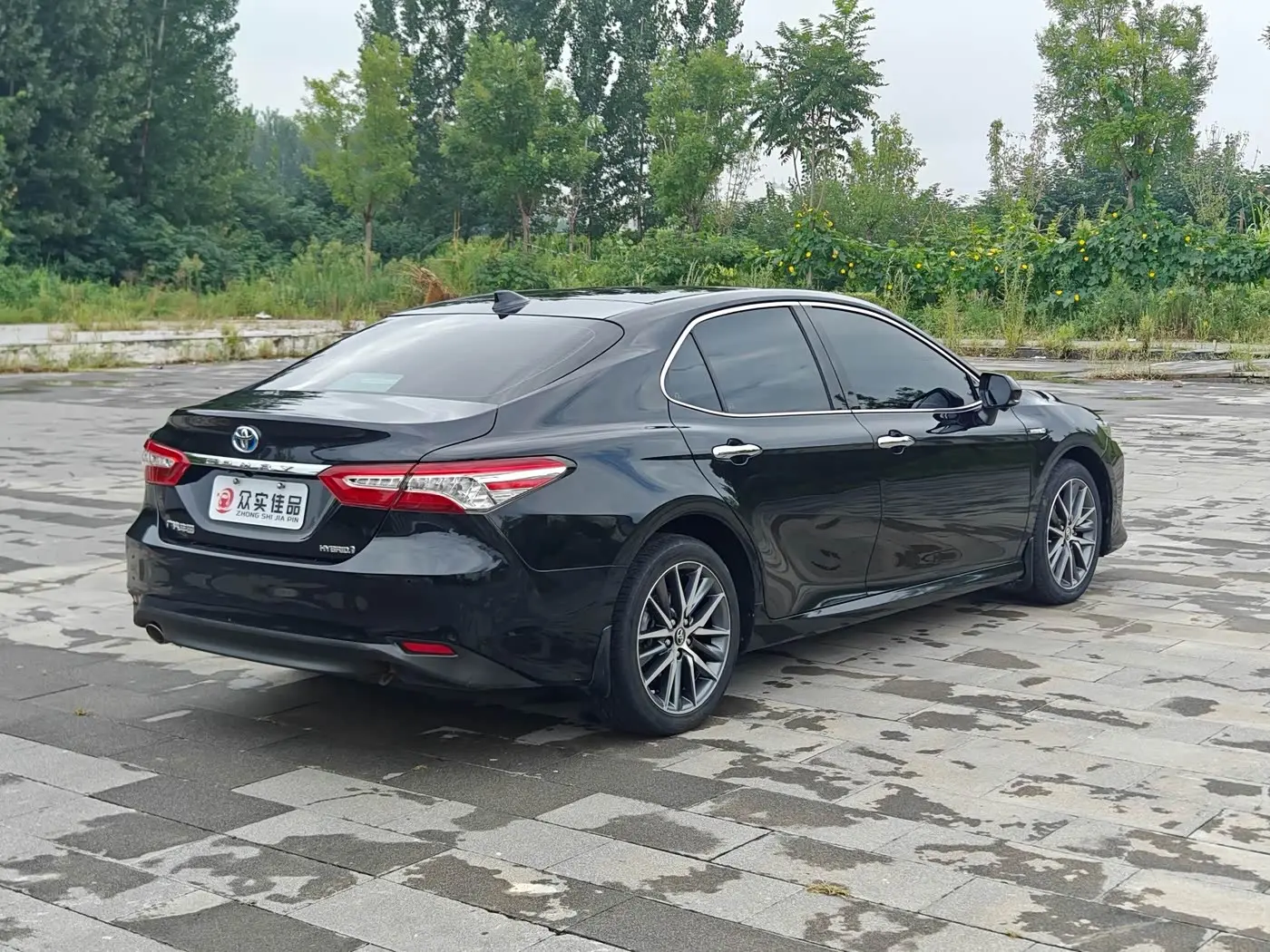 Toyota Camry 2021 — ფოტო 7/20