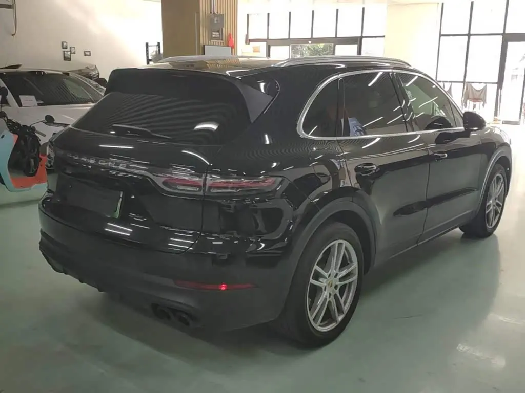 Porsche Cayenne New Energy 2022 — ფოტო 7/20