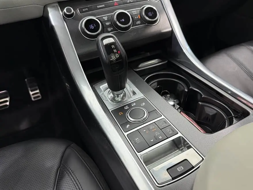 Land Rover Range Rover Sport 2015 — Photo 13/17