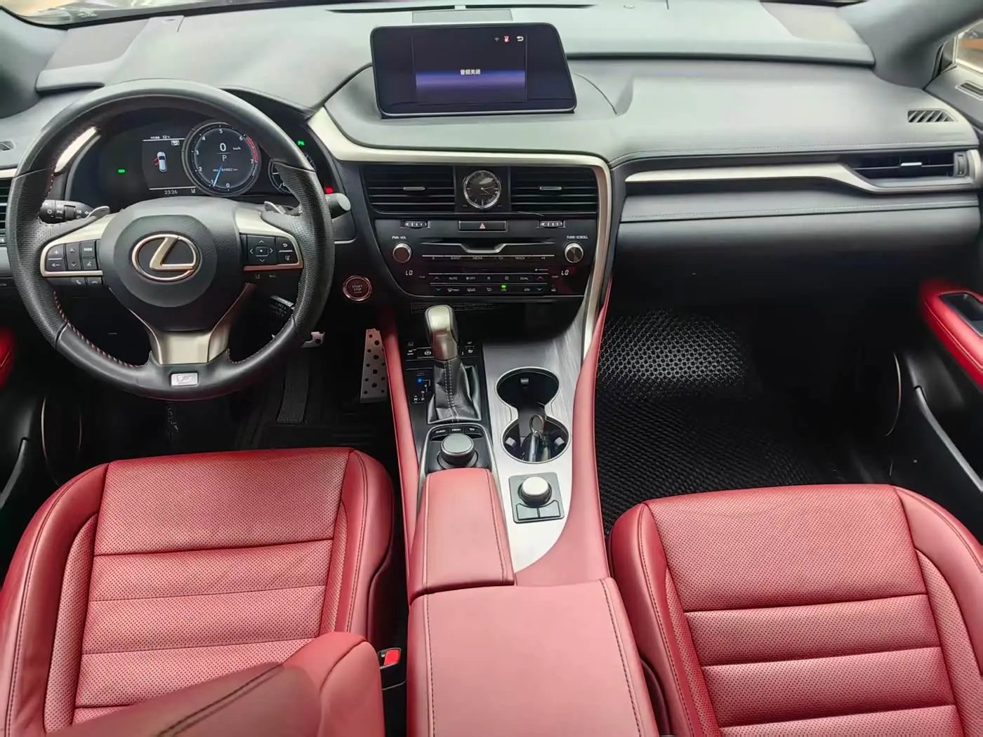 Lexus RX 2019 — Photo 15/20