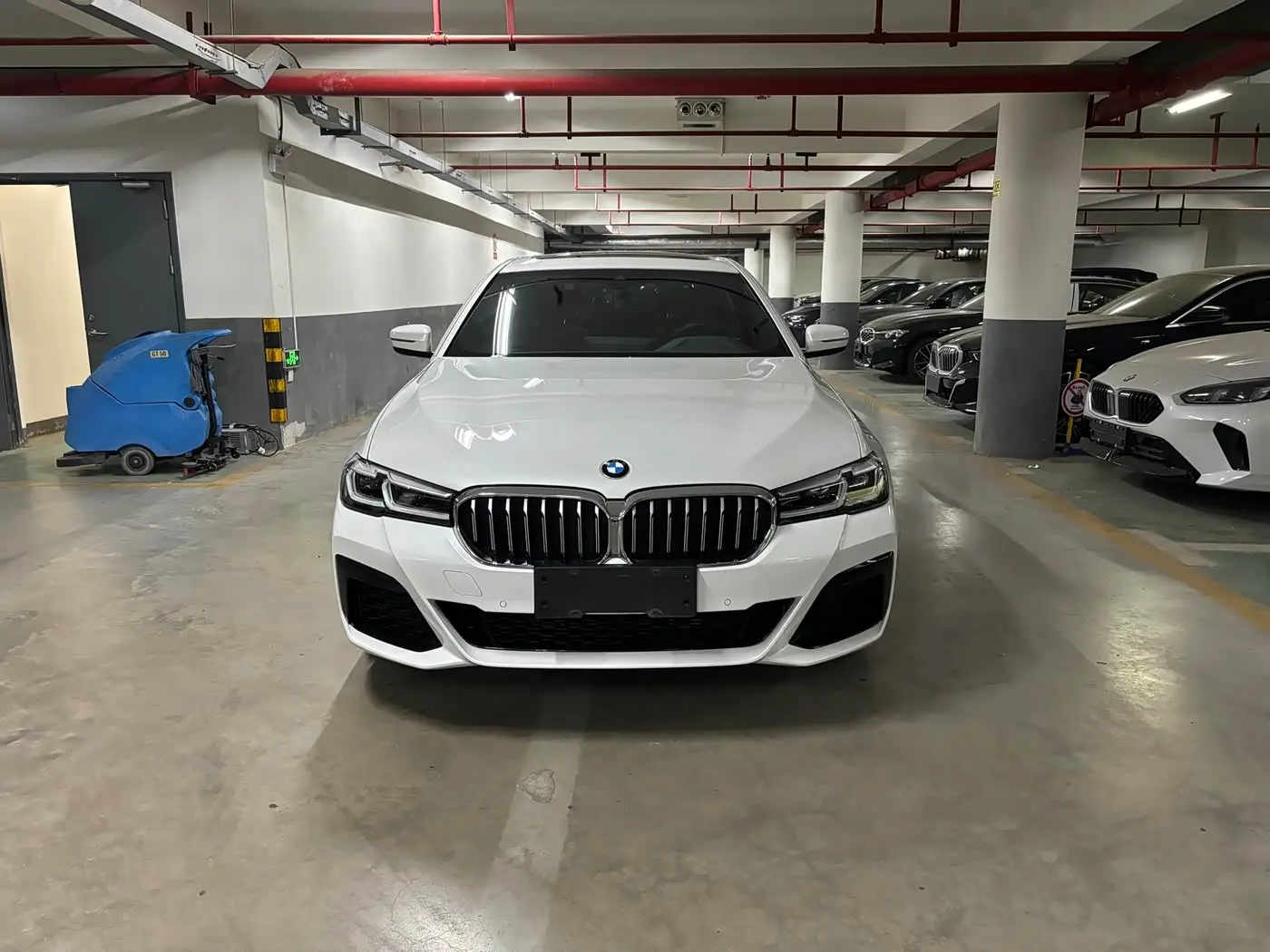 BMW 5 Series 2021 — Photo 2/9