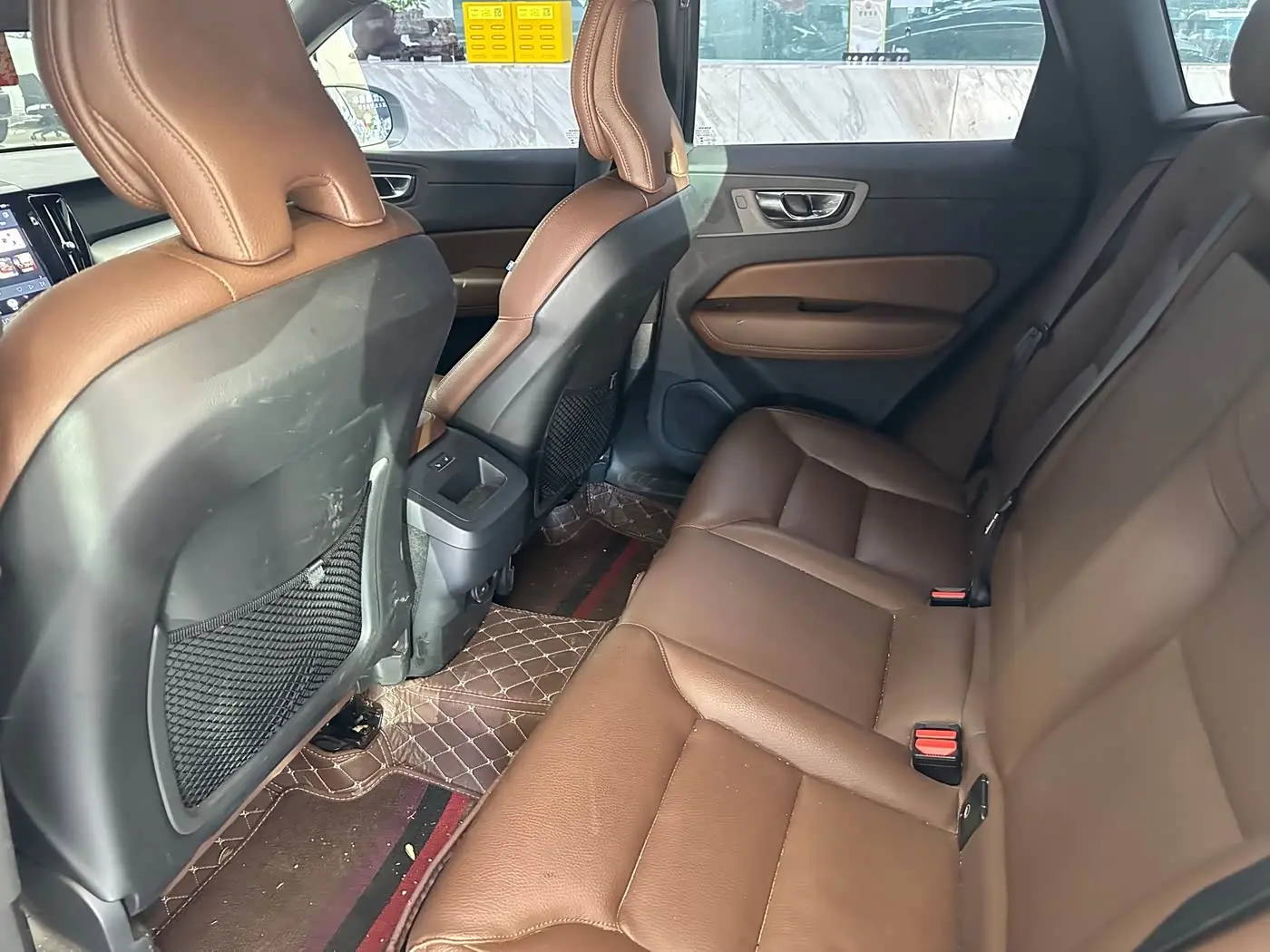 Volvo XC60 2022 — Фото 13/15