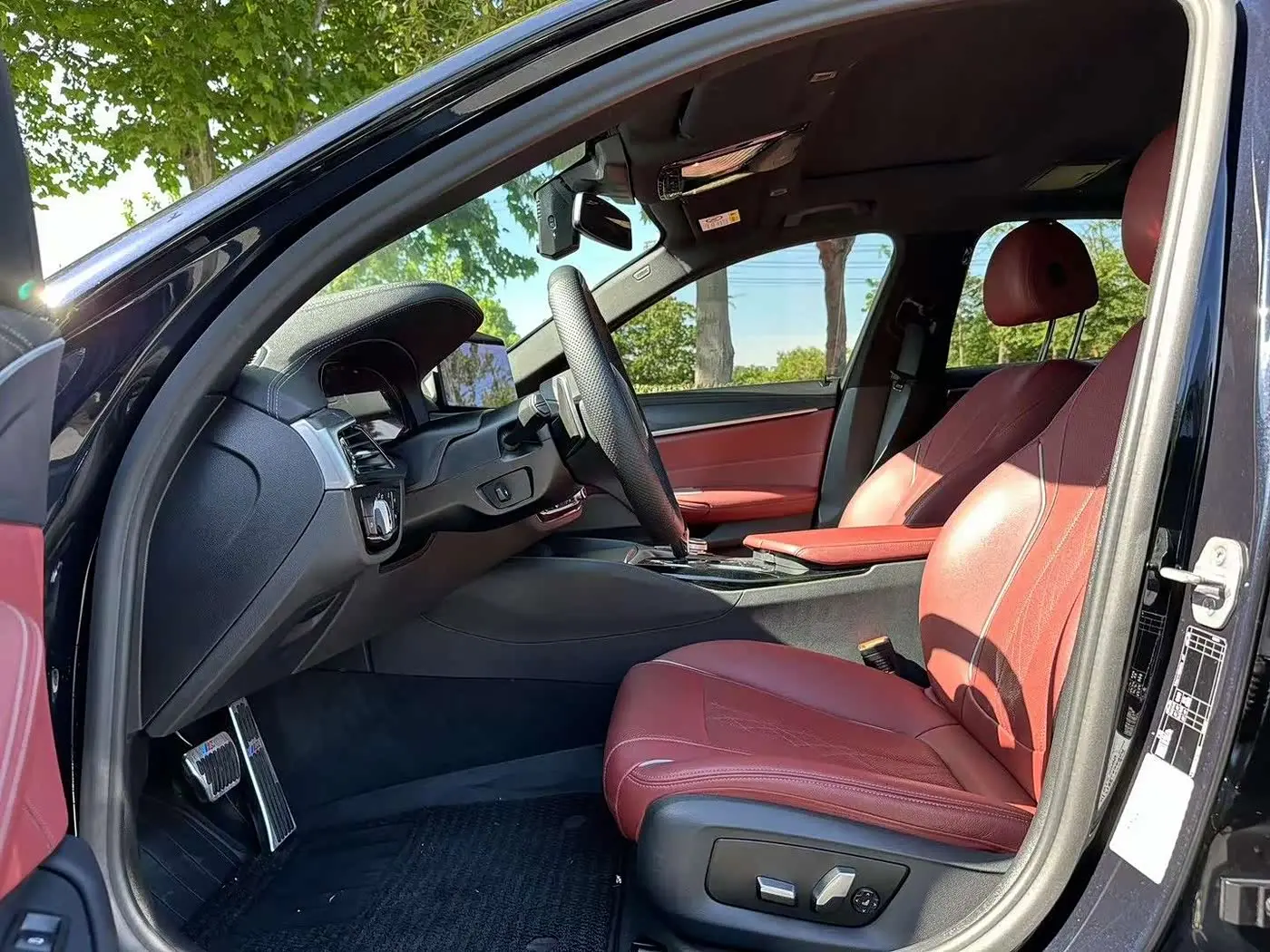 BMW 5 Series 2021 — Photo 5/7