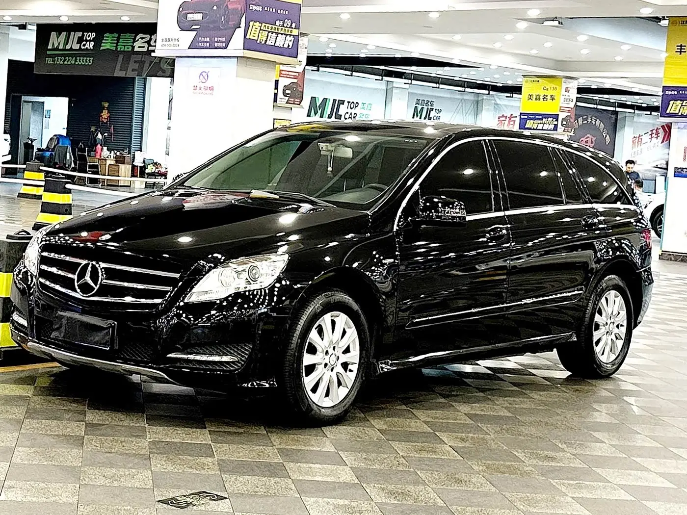 Mercedes-Benz R-Class 2017 — Фото 1/13