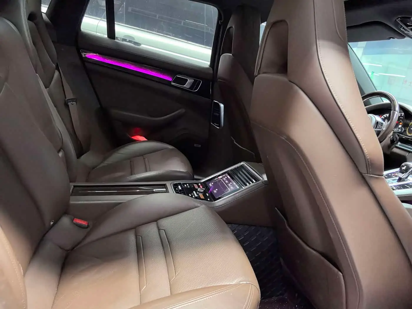 Porsche Panamera 2018 — Фото 15/20
