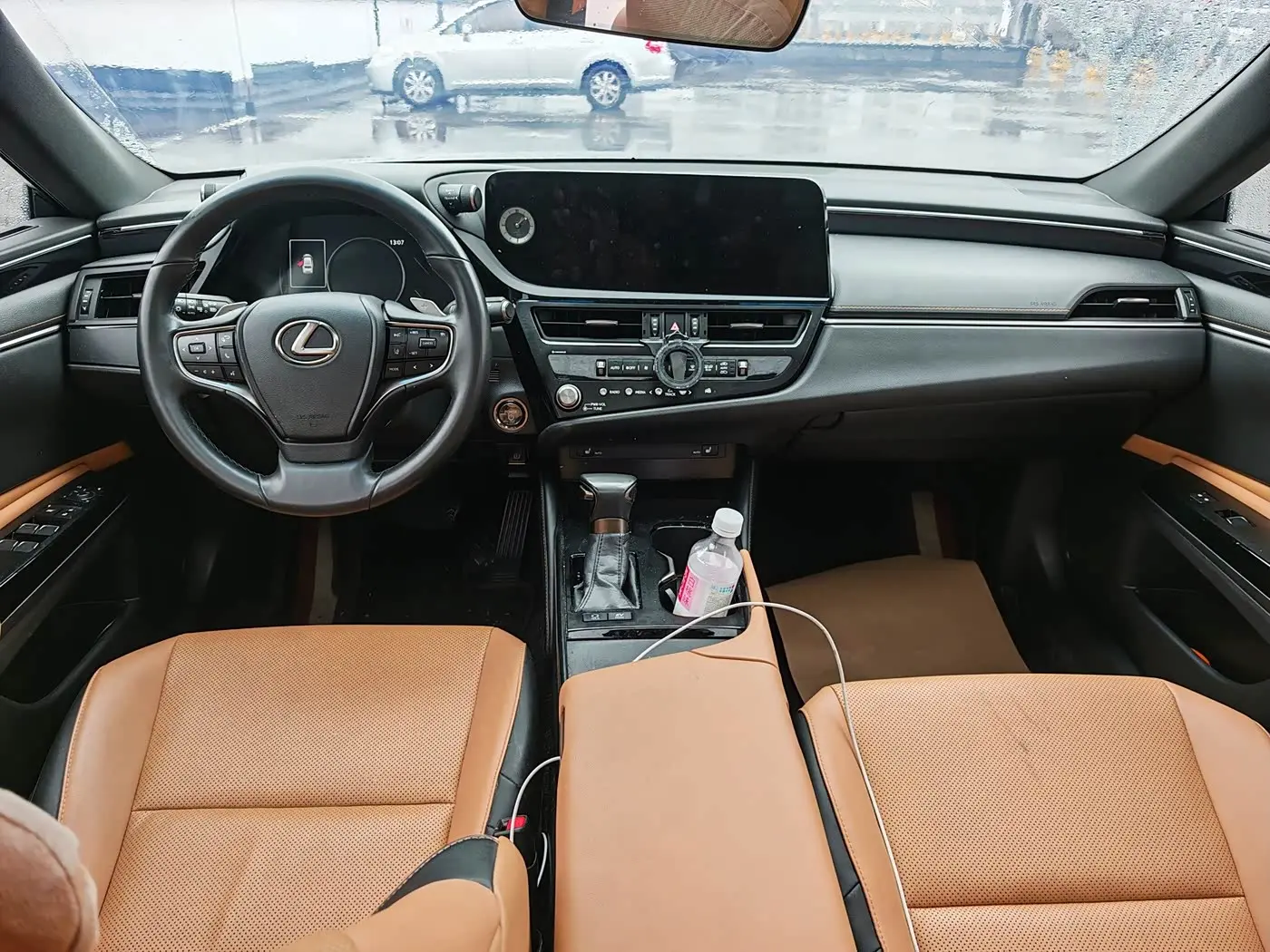 Lexus ES 2024 — Photo 4/10